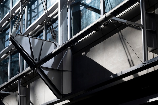 Zastosowanie wysokowytrzymałych stali konstrukcyjnych w nowoczesnym budownictwie i przemyśle maszynowym